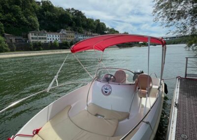 Bateau avec permis fluvial à Lyon