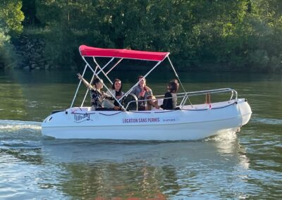 location de bateaux à Neuville sur Saône